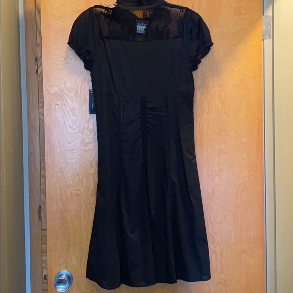 Trinity Dress - Picture 2 of 7